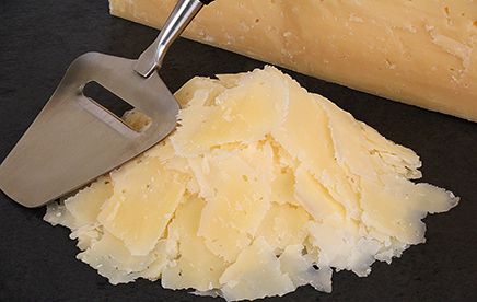 Asiago-juusto ajeltu